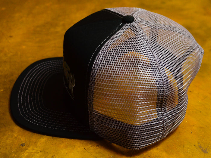 Thrasher Logo Embroidered Mesh Cap - Black / Grey