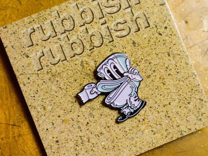 Tommy Toilet Pin