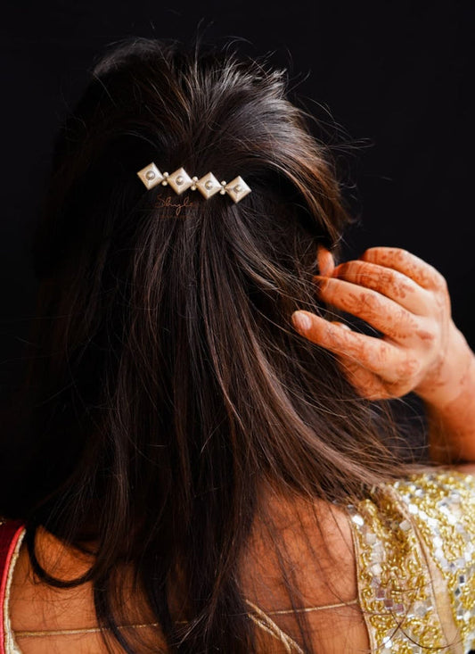 Adya Fine Square Tikdi Hair pin
