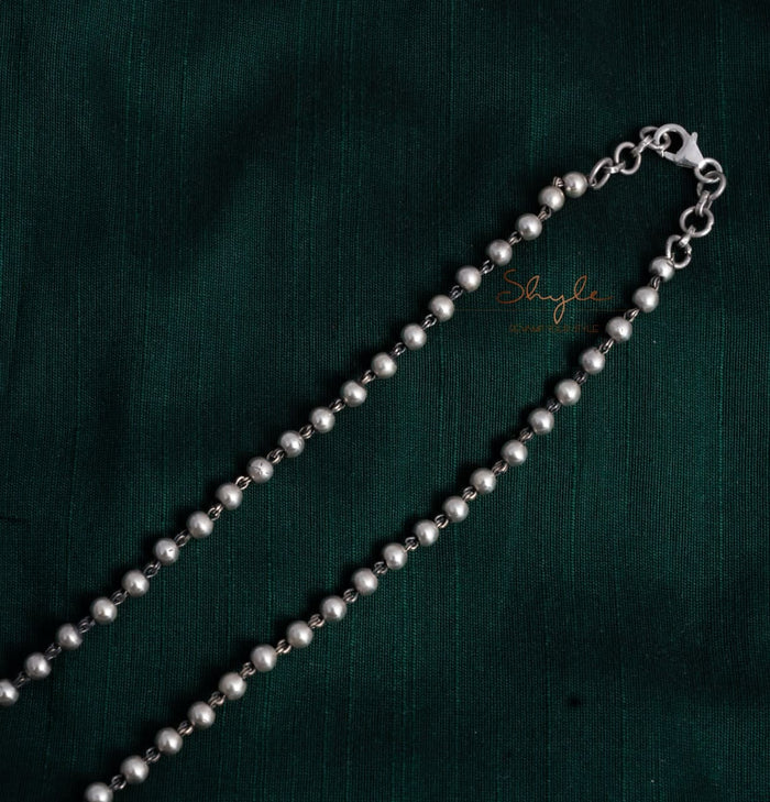 Anvaya Embossed Classic Necklace