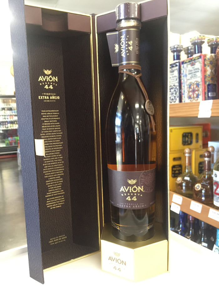 AVION RESERVA 44