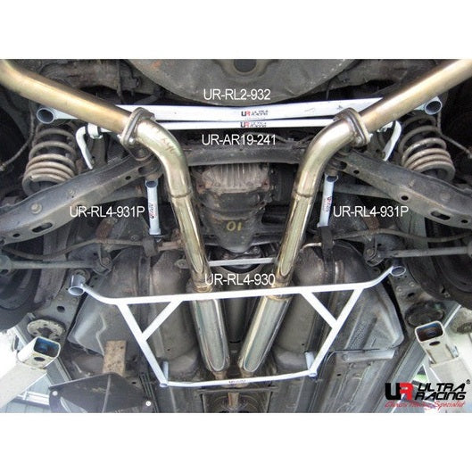Barre de renfort inférieure arrière Ultra Racing 2x2Point LEXUS GS 400 2ND (S160) 4.0 V8 2WD 1997-2004