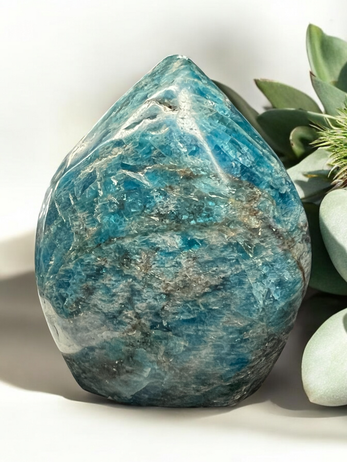 Blue Apatite Flame, Blue Apatite Crystal, Blue Apatite Stone, Stone of Unconditional love, Creativity Stone