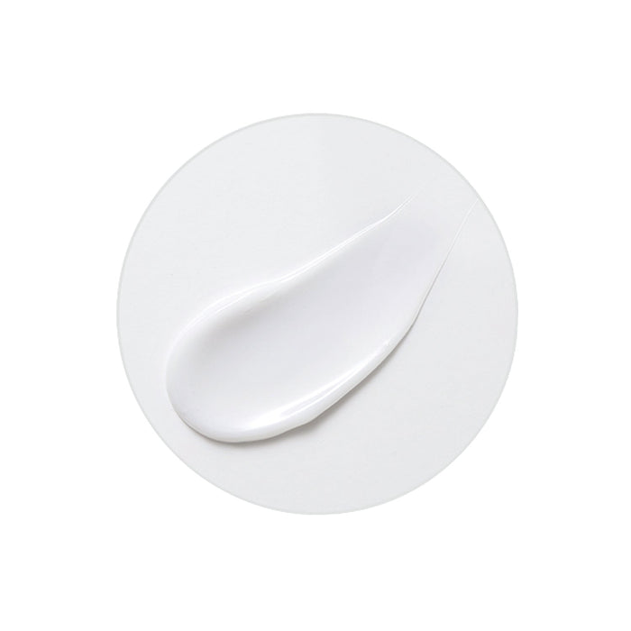 MISSHA Chogongjin Youngan Jin Essence texture showing smooth, lightweight formula that deeply nourishes and brightens skin.