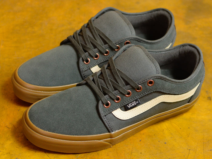 Chukka Low Sidestripe - Dark Grey / Gum