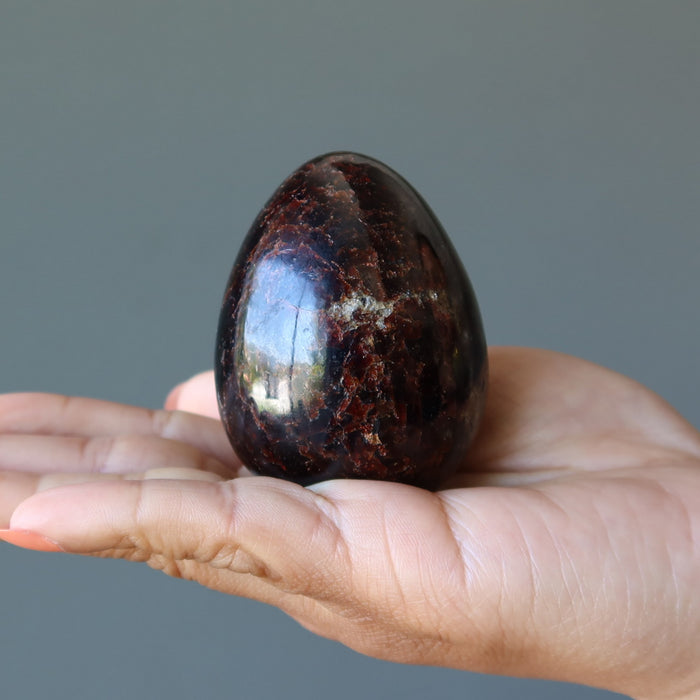 red garnet egg