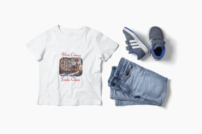 🎅 Here Comes Santa Claus 🎄 Youth Midweight Tee ✨ - Whippie's
