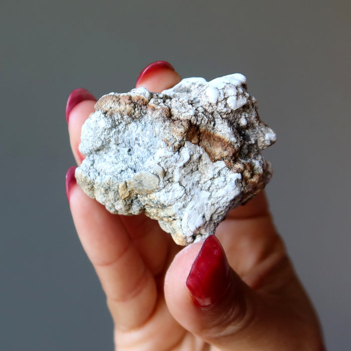 raw howlite stone