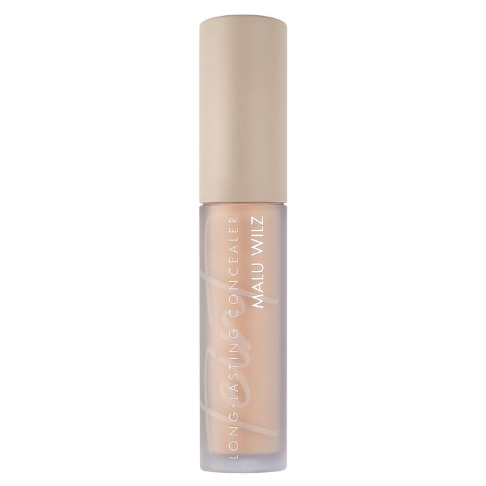 Ein Flakon des 'Long-Lasting Concealer' von Malu Wilz.