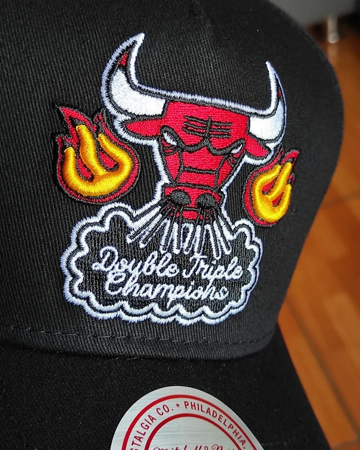 Mitchell and ness Chicago bulls 6x champions fire pro pinch fit snapback