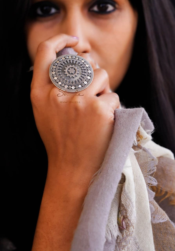 Mizoya Intricate cocktail Ring