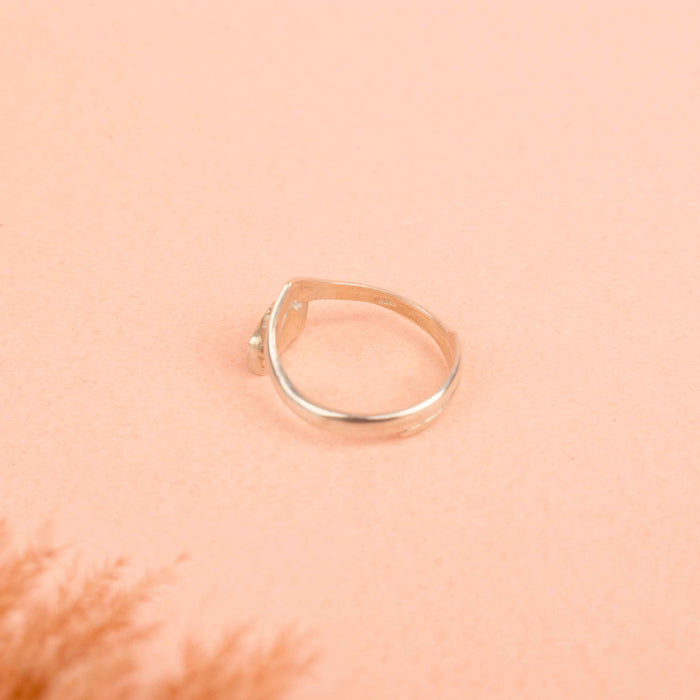 Mizoya Kundan Lotus Ring
