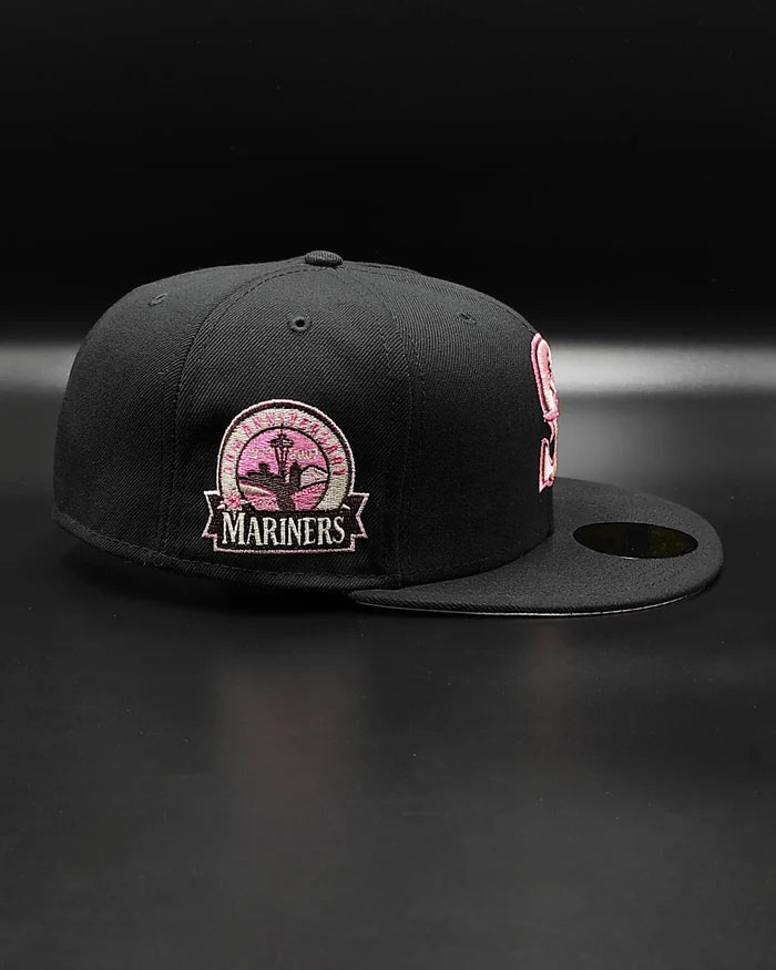 New Era 59fifty cookies and cream Seattle Mariners 30th Aniversario patch hat - black/pink