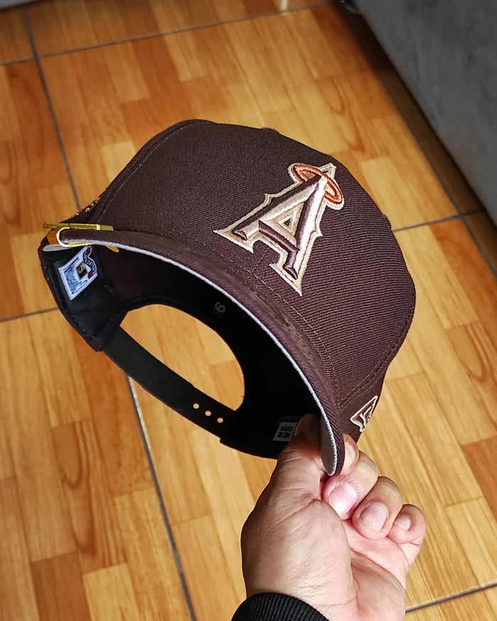 New Era Los Angeles Angels marrón oscuro  Bottom 50th Anniversary Side Patch 9Fifty New Era Snapback