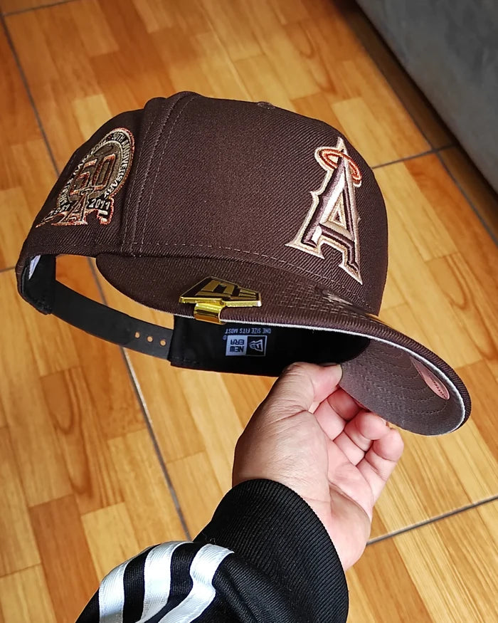 New Era Los Angeles Angels marrón oscuro  Bottom 50th Anniversary Side Patch 9Fifty New Era Snapback