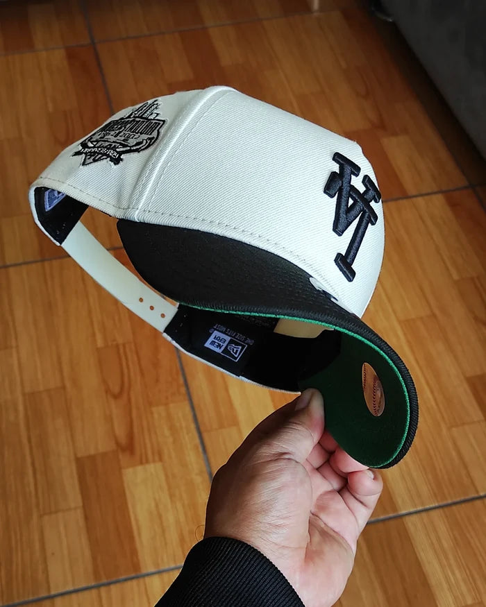 New Era Los Angeles Dodgers UPSIDE logo Chrome black  9FORTY A-FRAME