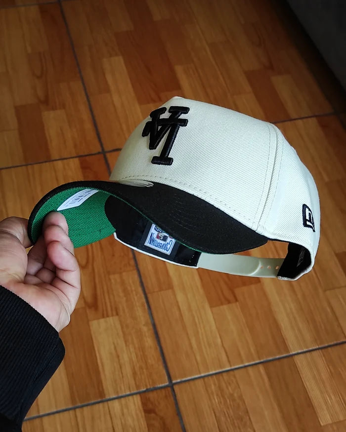 New Era Los Angeles Dodgers UPSIDE logo Chrome black  9FORTY A-FRAME