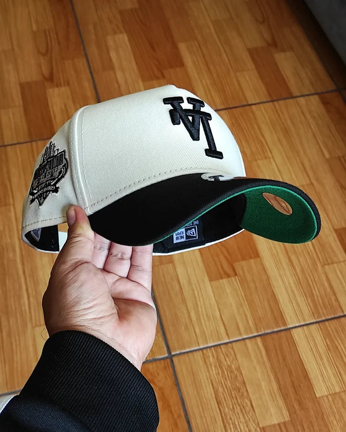 New Era Los Angeles Dodgers UPSIDE logo Chrome black  9FORTY A-FRAME