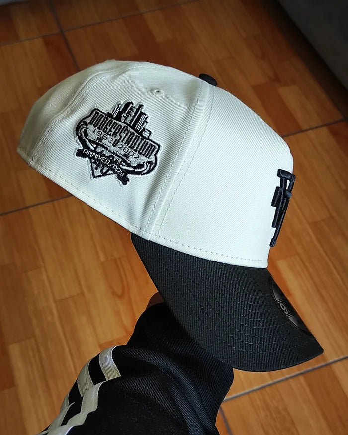 New Era Los Angeles Dodgers UPSIDE logo Chrome black  9FORTY A-FRAME