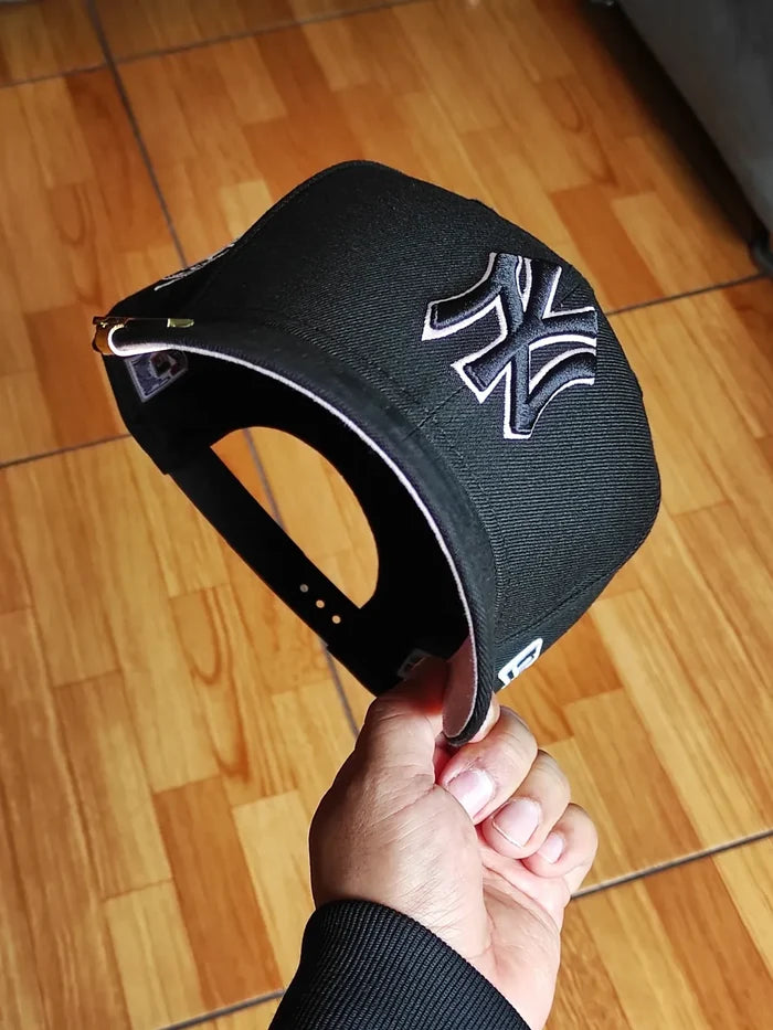New Era New York World Series black pink 9FIFTY snapback