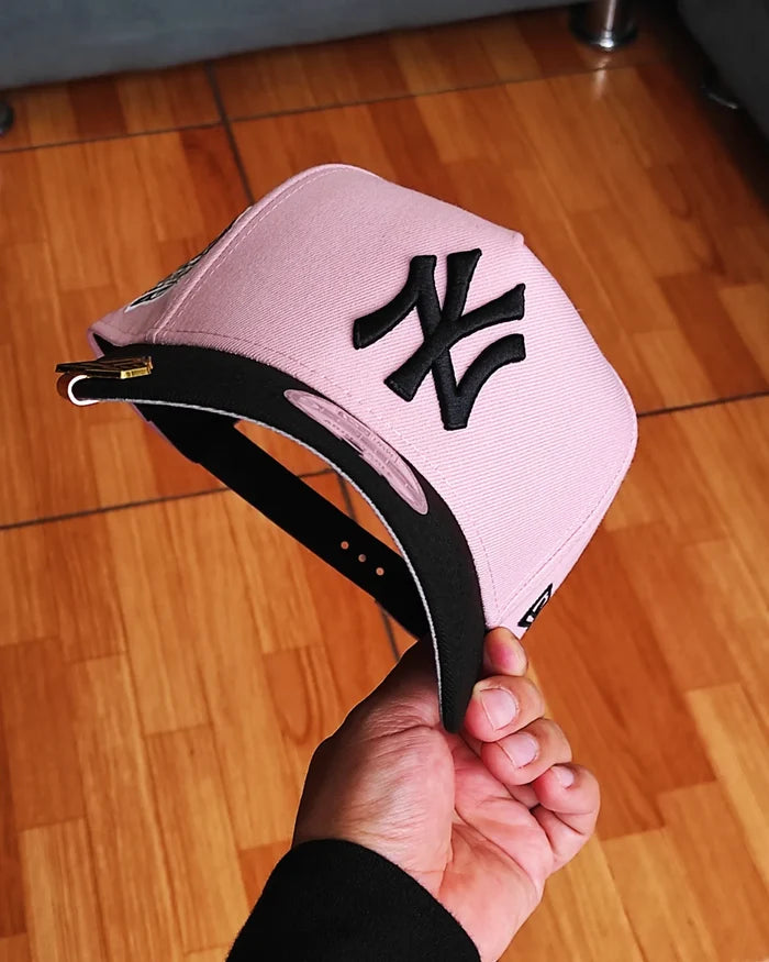 New Era New York Yankees  black pink 9 forty A-FRAME