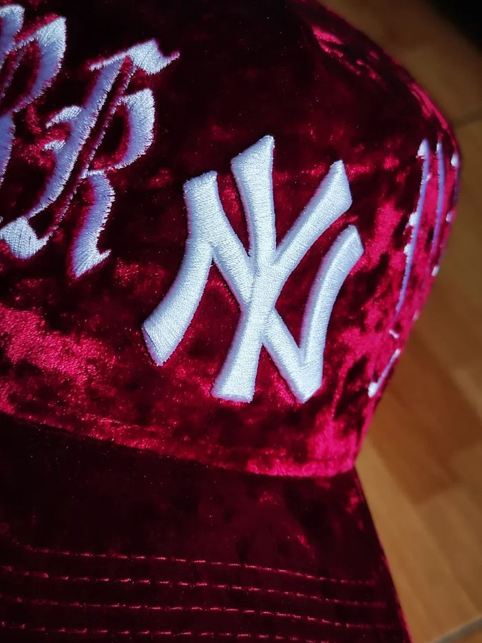 New Era New York Yankees' Velvet' 9FORTY A-Frame Snapback