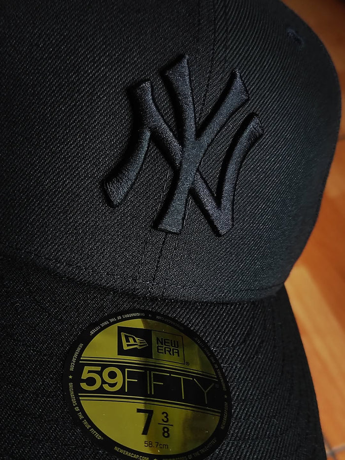 New Era New York Yankees World Series 1999 Black Pink Edition 59Fifty Fitted Hat
