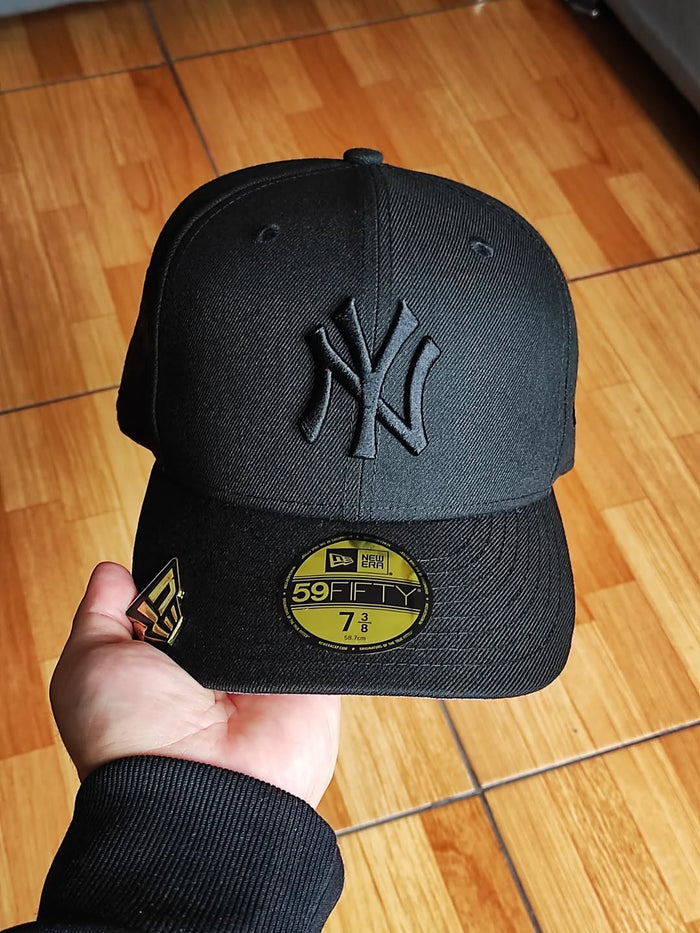 New Era New York Yankees World Series 1999 Black Pink Edition 59Fifty Fitted Hat