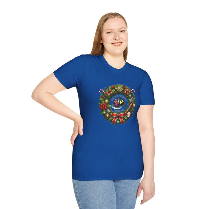 Santa's Favorite Firefighter - Wreath - Unisex Tee 🔥🎅 - Whippie's