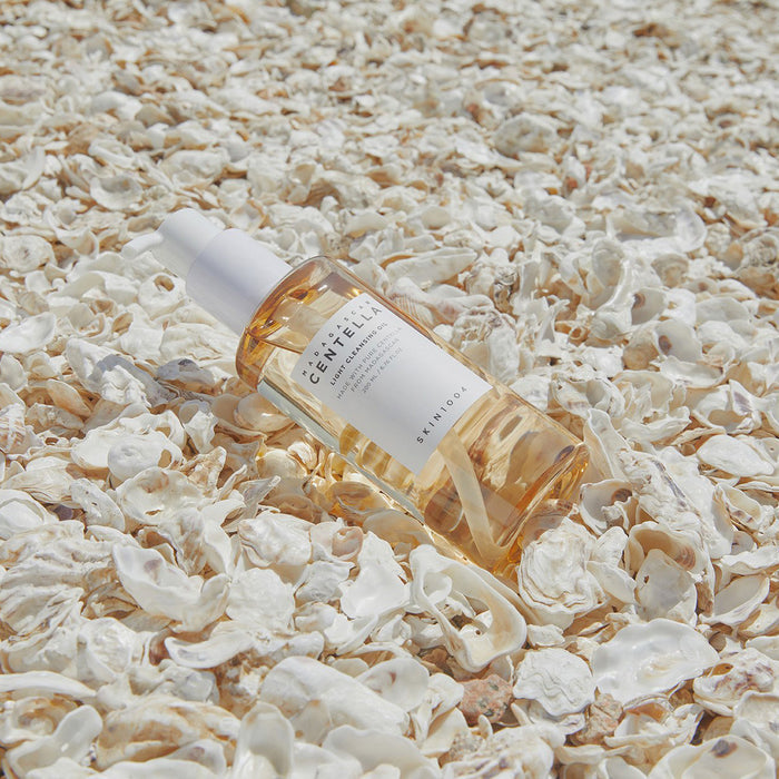 SKIN1004 Madagascar Centella Light Cleansing Oil 200ml | GlamTouch UK