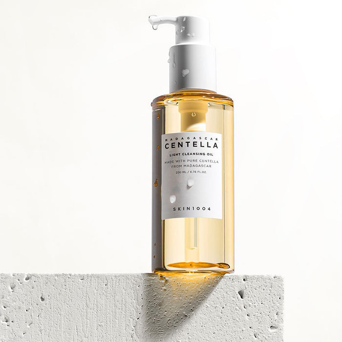 SKIN1004 Madagascar Centella Light Cleansing Oil 200ml | GlamTouch UK