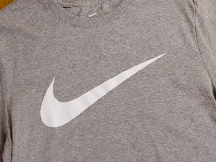 Nike Sportswear Swoosh T-Shirt - Athletic Heather